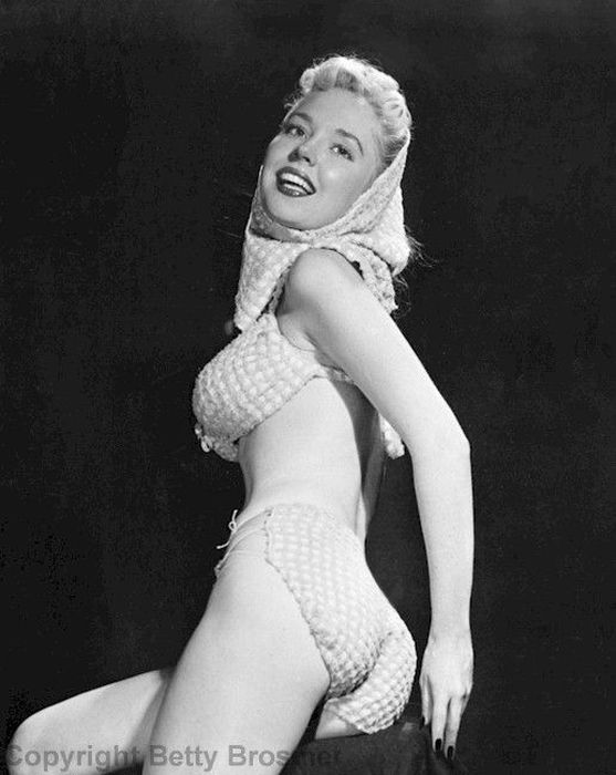 Бетти Бросмер — идеал женской фигуры 50-х годов (51 фото)