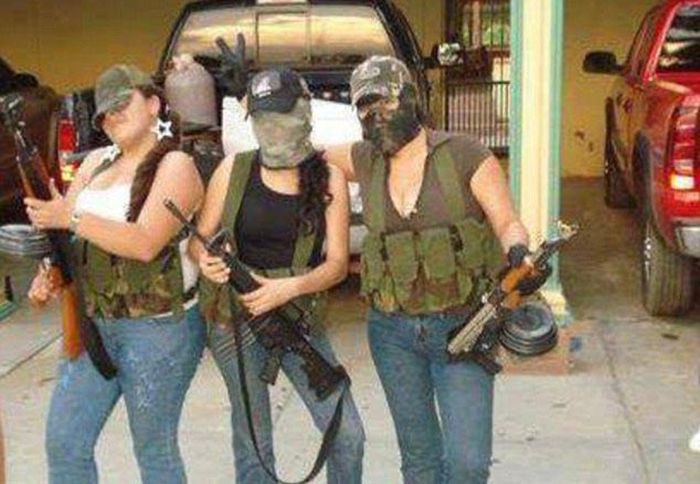 Мексиканский наркобарон из социальной сети (16 фото)
