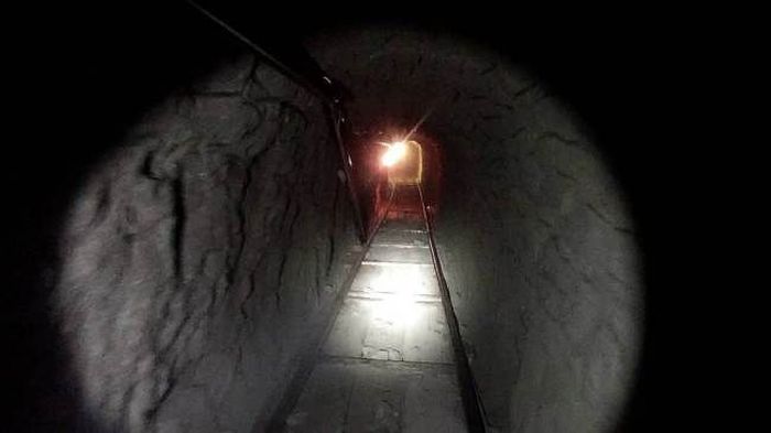 Секретный тоннель для контрабанды наркотиков (9 фото)