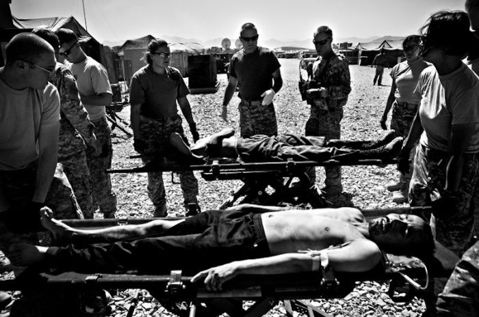Медики на войне в Афганистане (35 фото)
