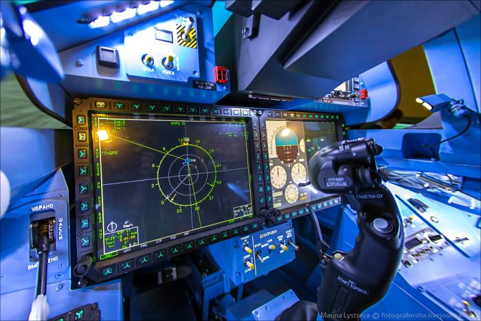 Процедурный тренажер истребителя "Су-35" (21 фото) Процедурный тренажер истребителя "Су-35" (21 фото)