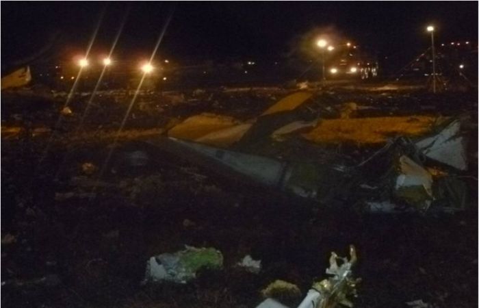 Крушение самолета Boeing-737 компании "Татарстан" в Казани (31 фото + 3 видео)
