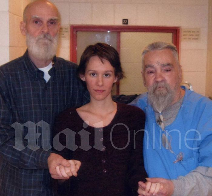 79-летний серийный убийца Чарльз Мэнсон собрался жениться на 25-летней девушке (43 фото)