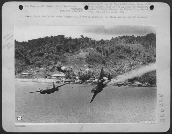 Архивные фотографии подбитых самолетов (24 фото)