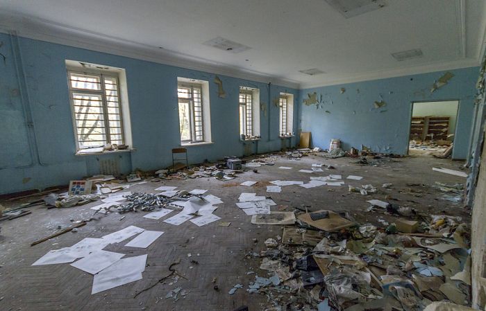 Заброшенная школа в Подмосковье (46 фото)