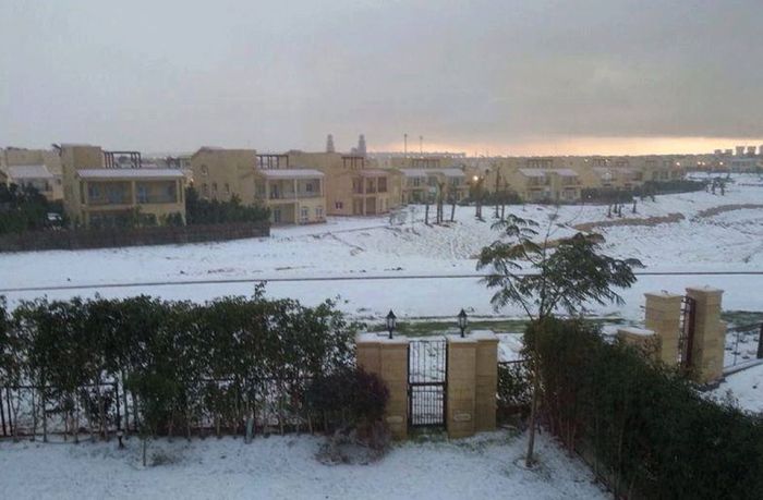 Аномальный снегопад в Египте (27 фото)