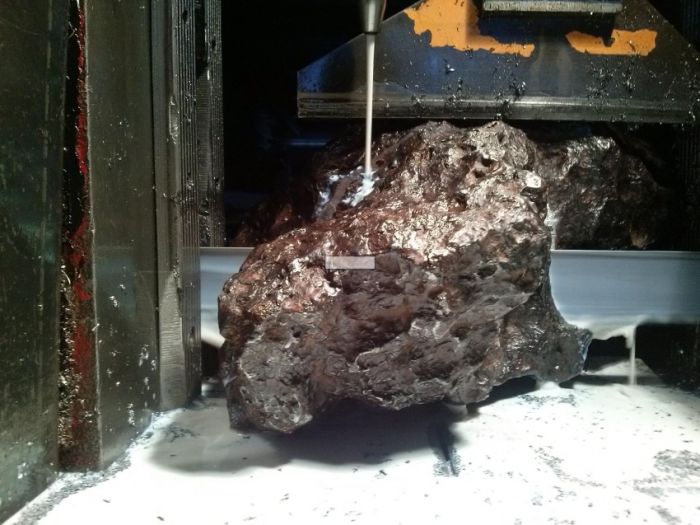 Челябинский метеорит в разрезе (9 фото)
