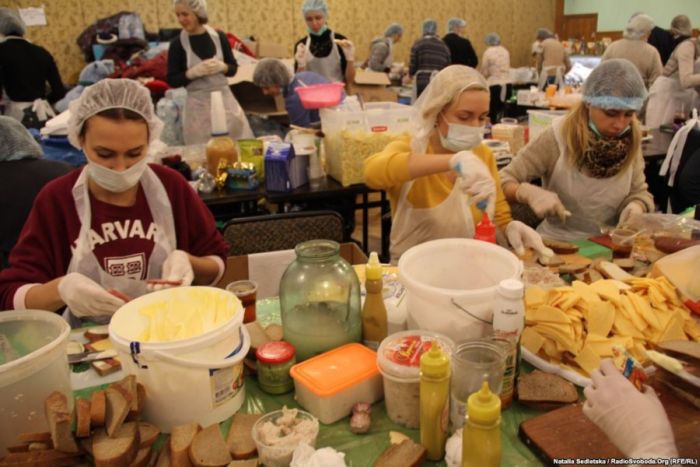 Как работает "кухня Евромайдана" (19 фото)
