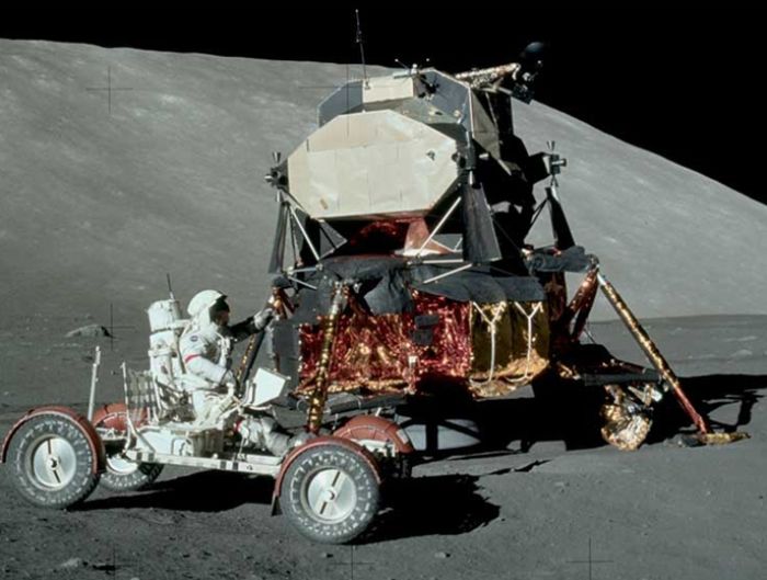 Китайцы опровергли факт высадки американцев на луну в 1972 году (6 фото)