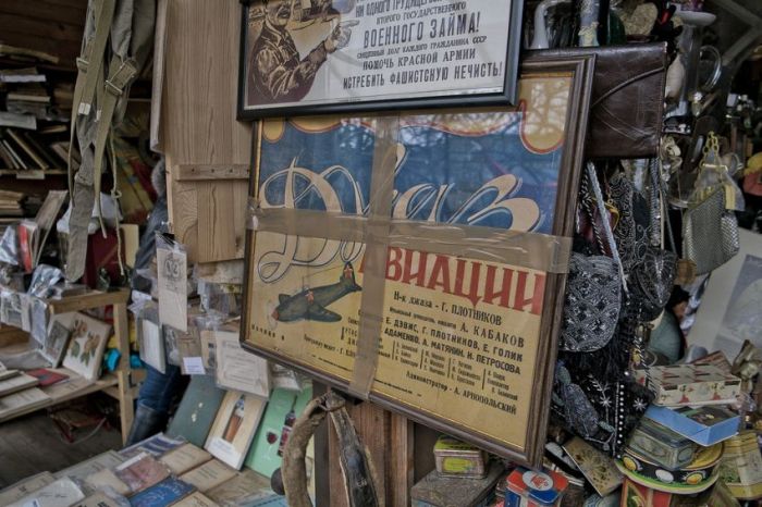 Фотоэкскурсия по "блошиному" рынку в Москве (48 фото)