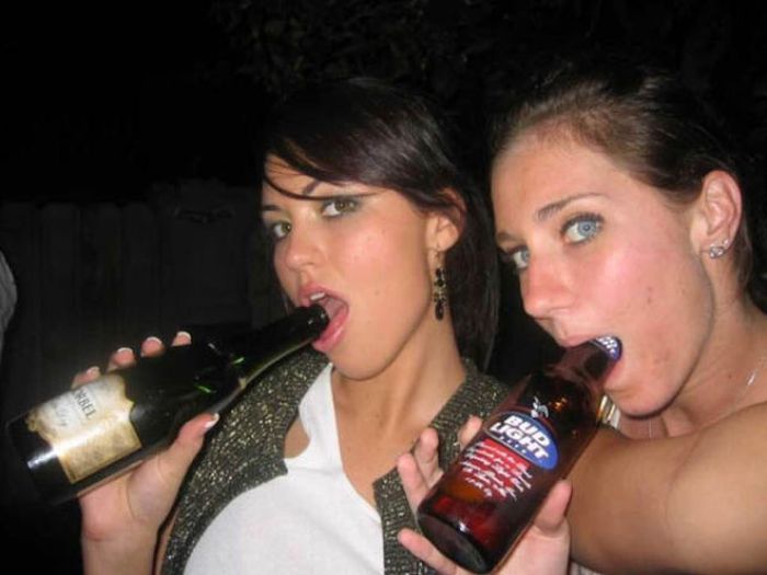Пьяные девушки отрываются на полную катушку (56 фото)