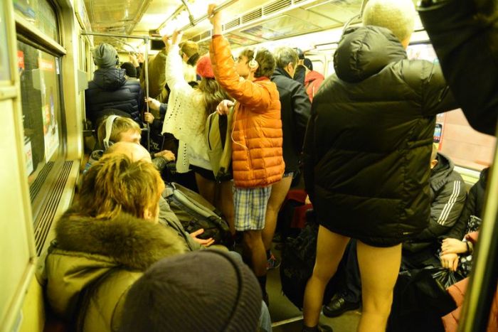 Киевляне прокатились на метро в нижнем белье (23 фото + видео)