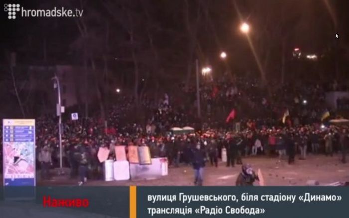 Евромайдан перешел к политике "нападения" (25 фото + видео)