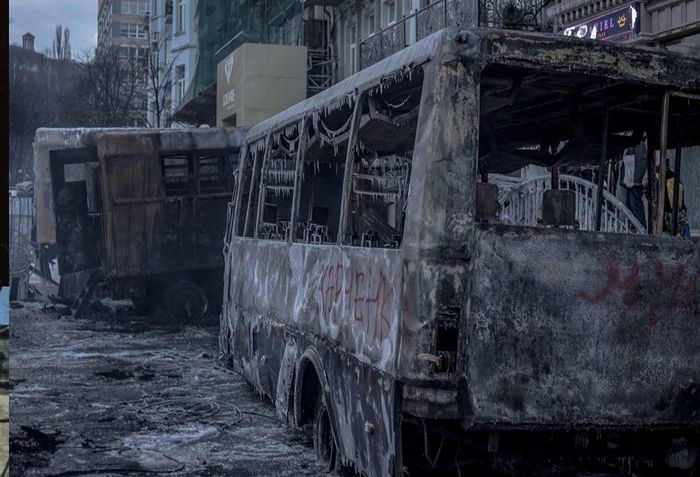 Последствия конфликта между евромайдановцами и правоохранительными органами в центре Киева (10 фото)