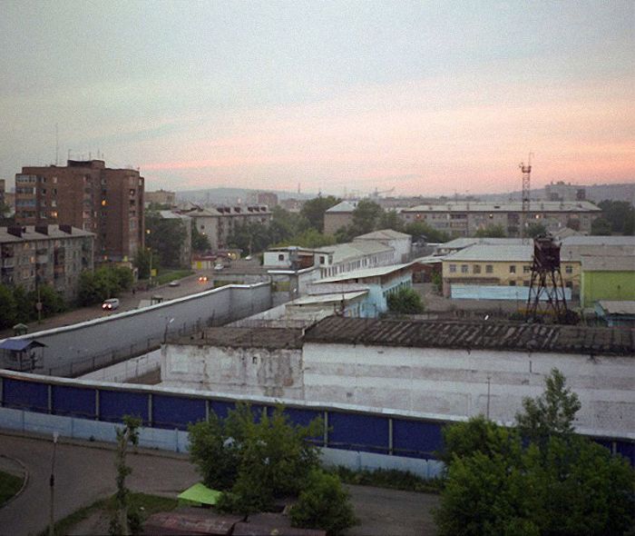 Как в Николаевке живут красноярские зеки (16 фото)