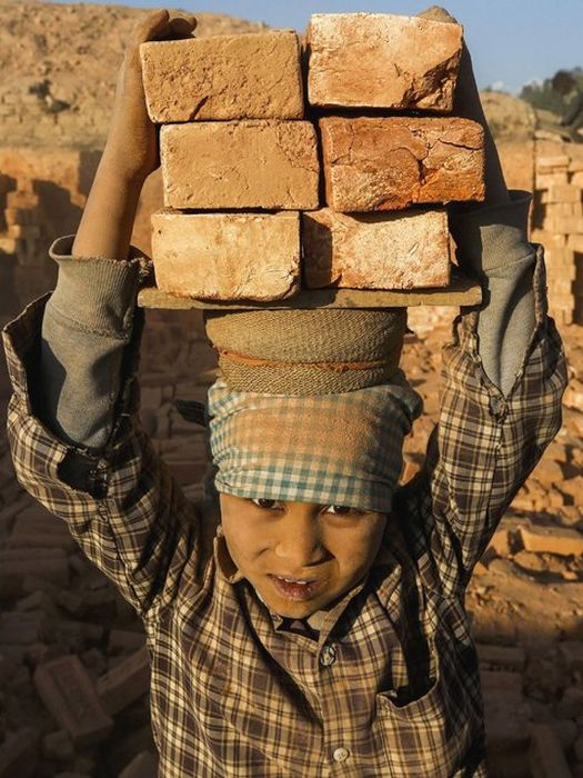 Как используют детский труд в Непале (12 фото)