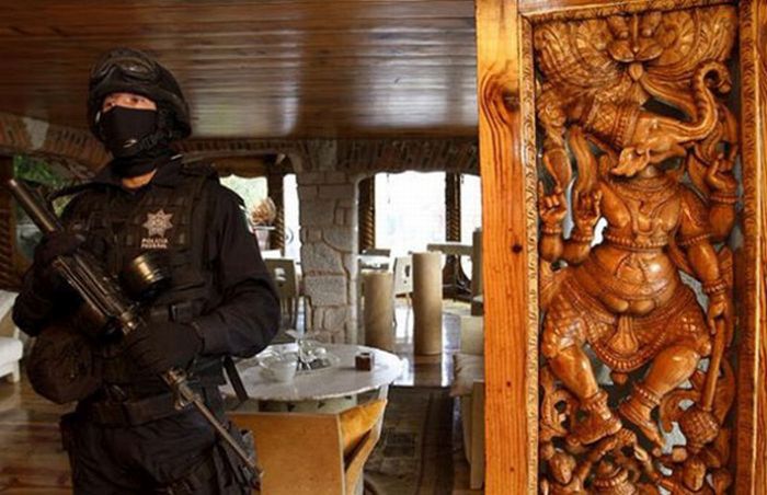 Фотографии из дома мексиканского наркобарона (23 фото)