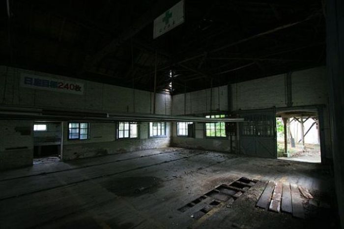 Заброшенная тюрьма в Нагасаки (26 фото)