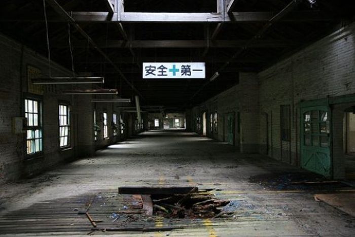 Заброшенная тюрьма в Нагасаки (26 фото)