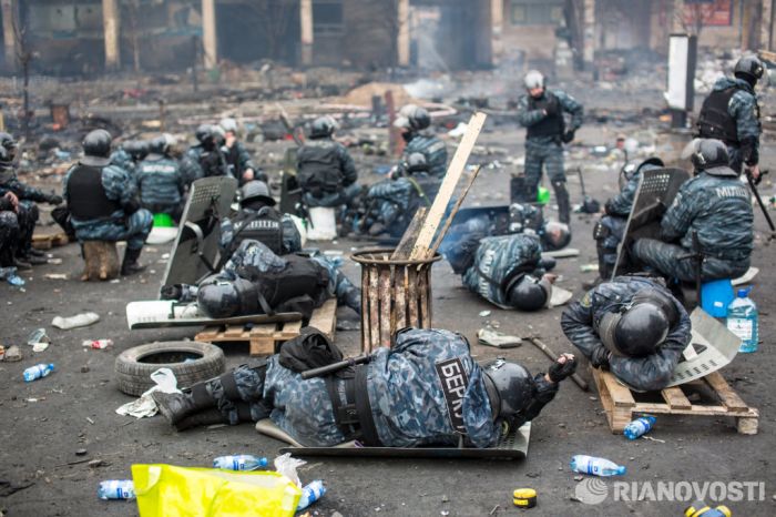 "Война" в Киеве глазами Беркута (16 фото)