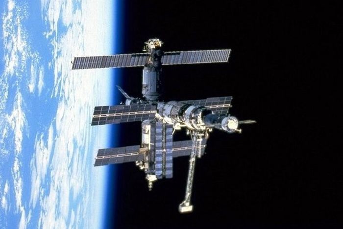 Интересные факты из истории орбитальной станции Мир (11 фото)