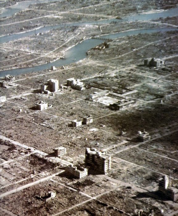 Жуткие кадры времен Хиросимы и Нагасаки (23 фото)