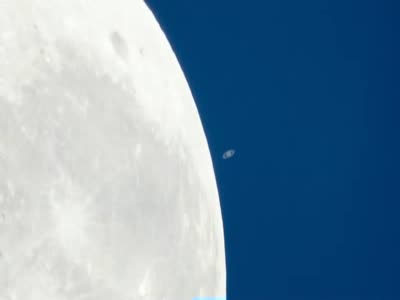Сатурн был виден с орбиты Луны (4.4 мб)