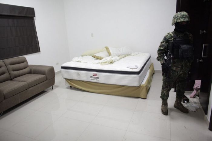 Необычный дом мексиканского наркобарона Хоакина Гусмана (13 фото)