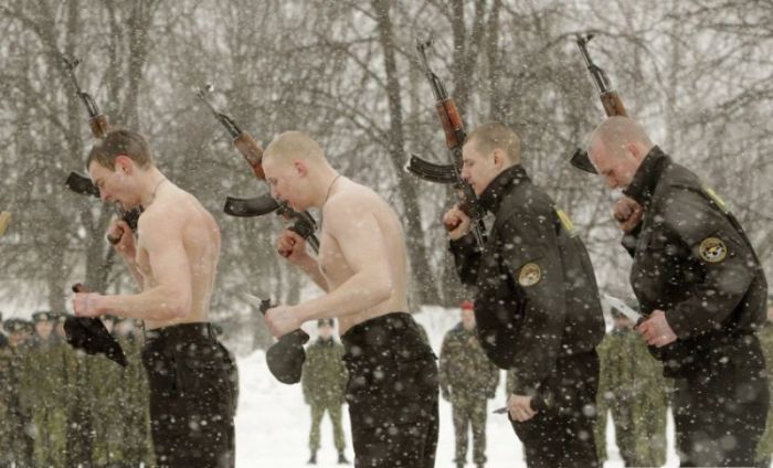 Как тренируются бойцы спецвойск МВД Беларуси (16 фото)