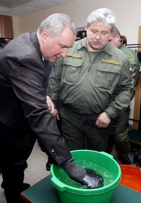 Новая российская боевая экипировка (16 фото) Новая российская боевая экипировка (16 фото)