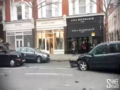 Lamborghini Aventador был разбит в Лондоне (6.5 мб)