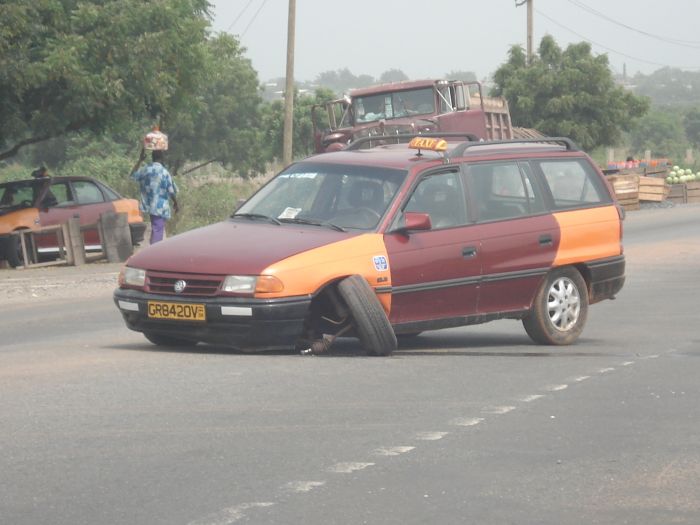 Хаос и неразбериха на дорогах Африки (21 фото)