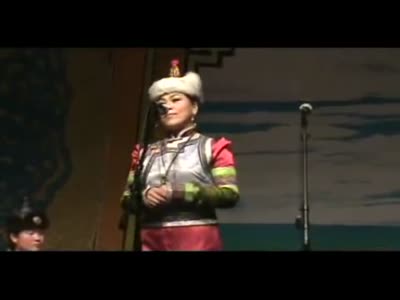 Нереальное мастерство горлового пения монгольской певицы (8.7 мб)