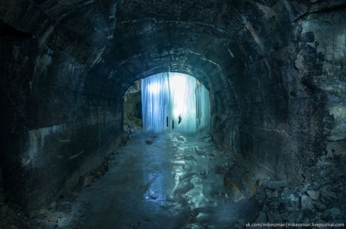 Опасная прогулка по затопленному руднику "Юбилейный" (29 фото)