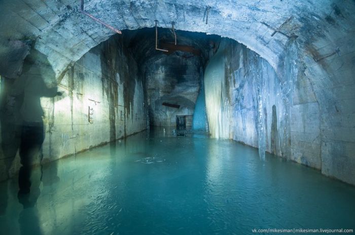 Опасная прогулка по затопленному руднику "Юбилейный" (29 фото)