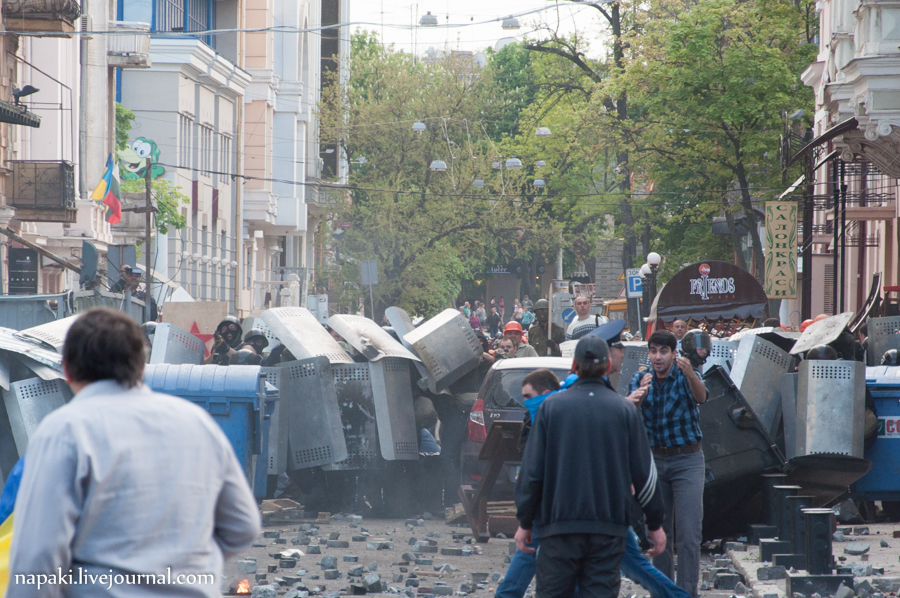 Погром и массовые столкновения в Одессе (142 фото)