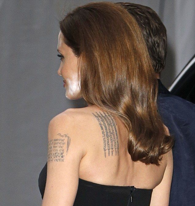 Что произошло с лицом Анджелины Джоли? (5 фото)