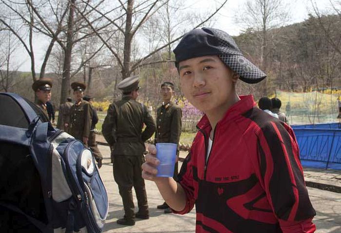 Запрещенные снимки из Северной Кореи (35 фото)