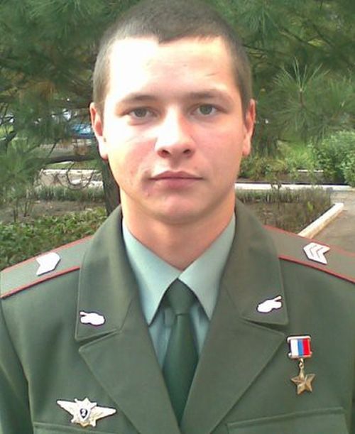 Самый молодой Герой России (2 фото + текст)