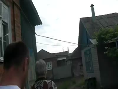 Во время ночных боев в Славянске были разрушены десятки жилых домов - видео 2 (5.3 мб)