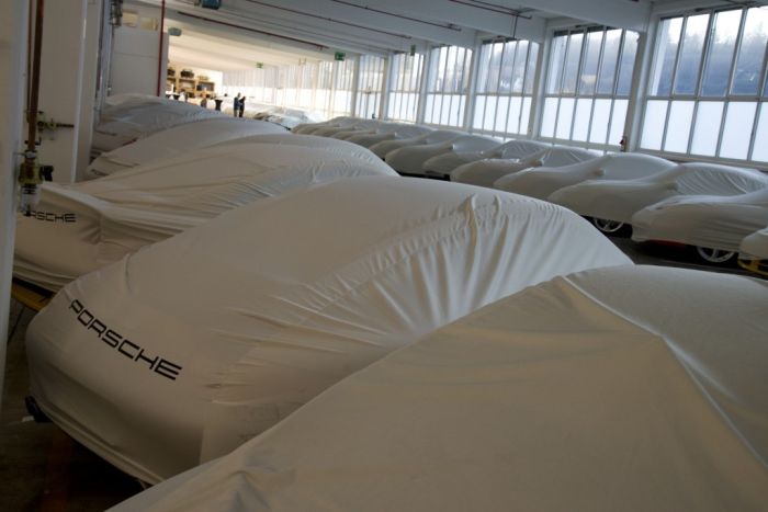 Скрытый склад автомобилей Porsche в Штутгарте (36 фото)
