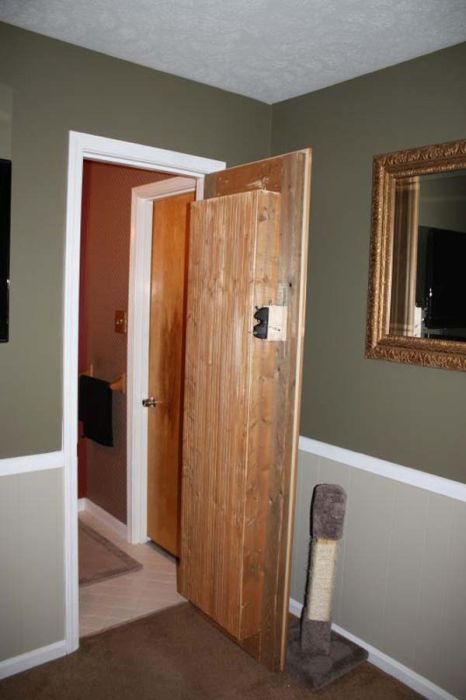 Креативная дверь в скрытую комнату своими руками (24 фото)
