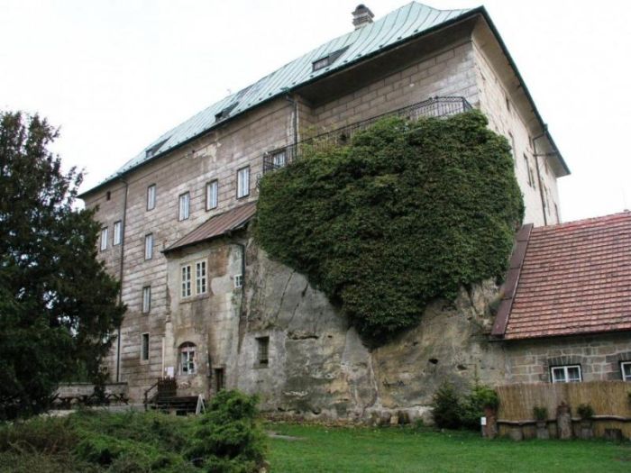 Топ-10 старинных замков с привидениями (10 фото)