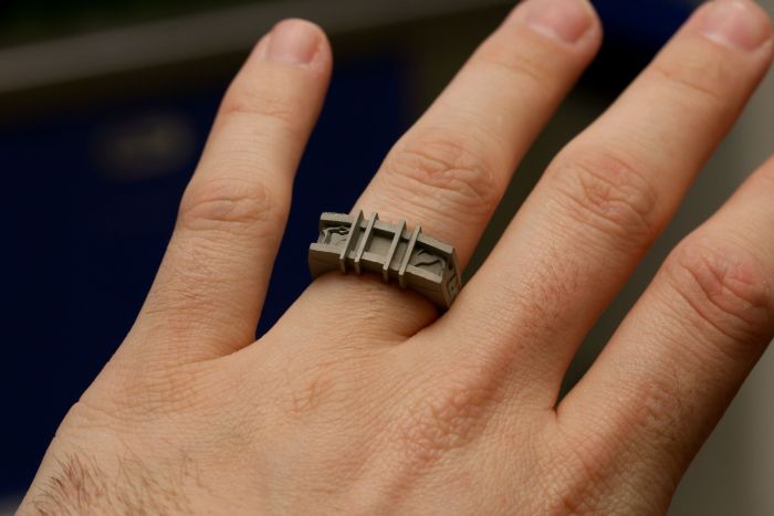 Девушка изготовила обручальные кольца своими руками (28 фото)