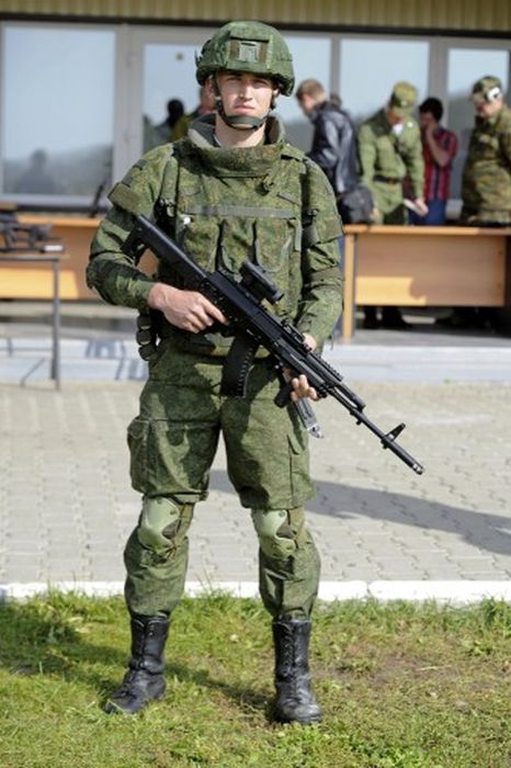 Боевая экипировка "Ратник" - российский солдат будущего (19 фото)