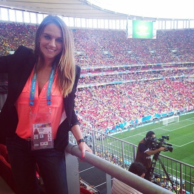 Топ-5 самых привлекательных журналисток Чемпионата мира по футболу 2014 (20 фото)