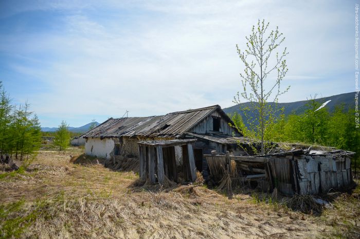 Заброшенный поселок "Яблоневый" (25 фото)