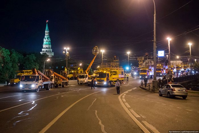Перевозка космического челнока "Буран" по улицам Москвы (33 фото + 2 видео)
