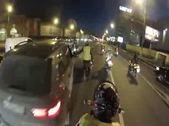 Почему водители авто не любят мотоциклистов на дороге?