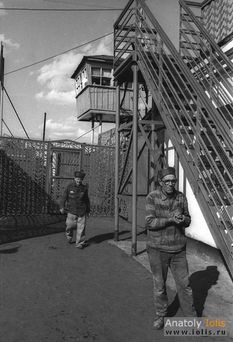 Заключенные колонии особого режима (17 фото)